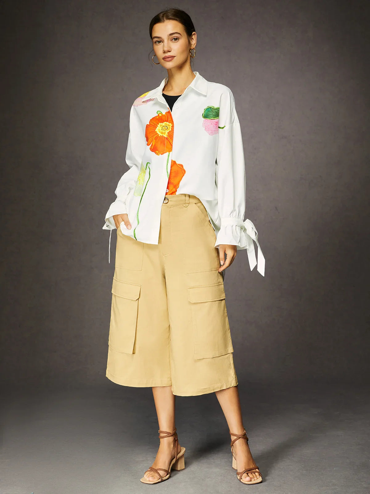 Blusa Solta Floral Com Gola De Camisa Urbana
