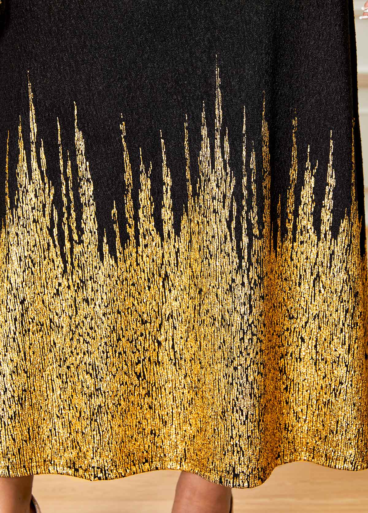 Vestido Preto Com Estampagem A Quente E Decote Redondo
