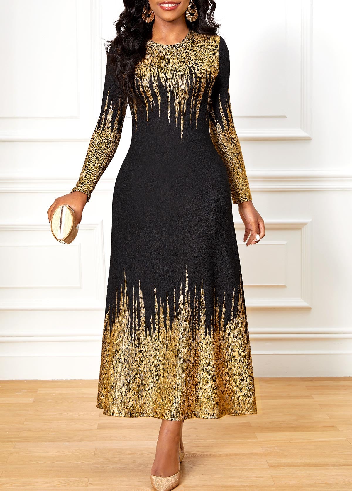 Vestido Preto Com Estampagem A Quente E Decote Redondo