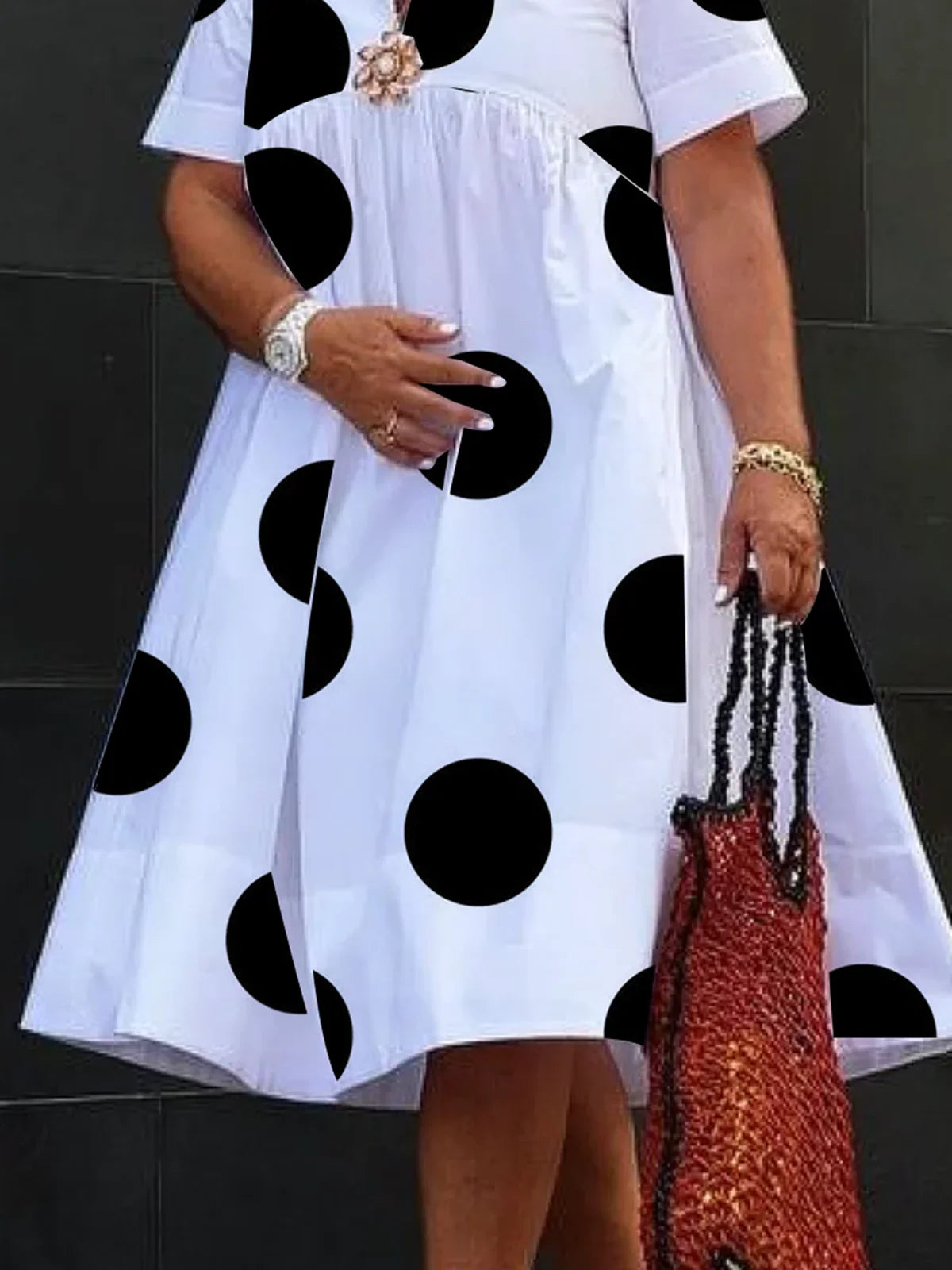 Vestido Midi Solto Com Bolinhas Urbanas