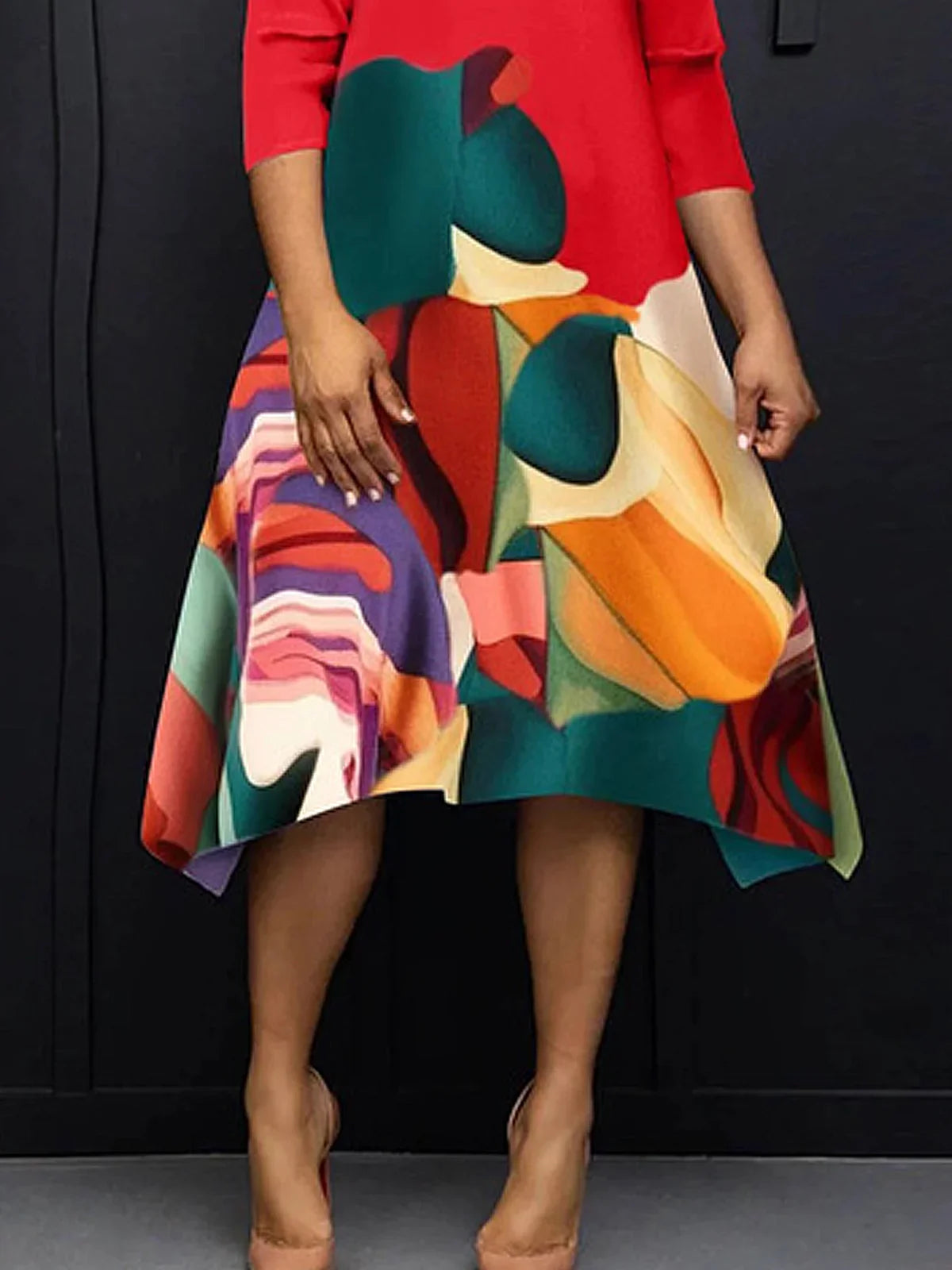 Vestido Midi Solto Com Decote Redondo E Manga Curta Abstrato Elegante